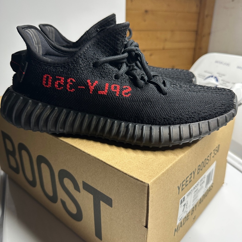 Yeezy Boost 350 V2 'Bred' size US 7.5